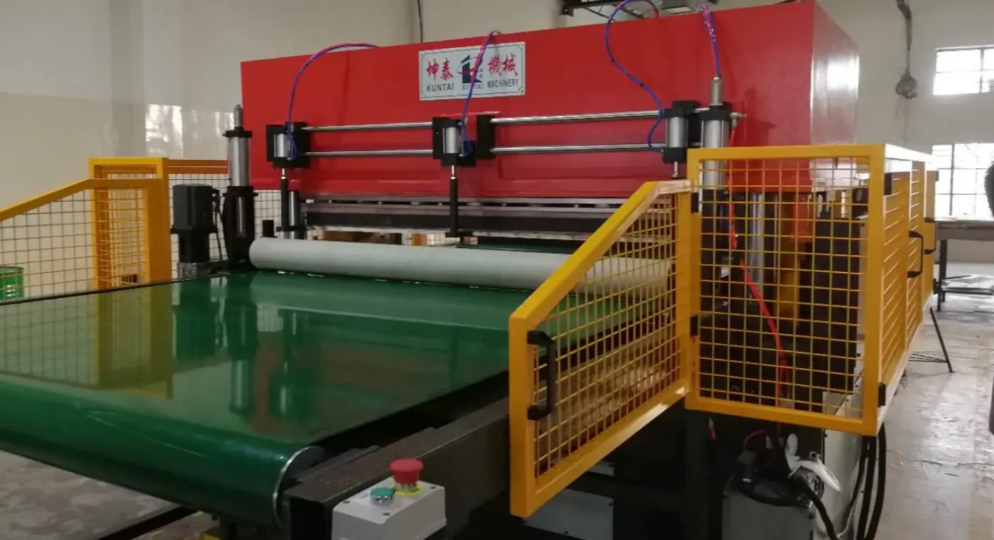 1400x760 thinsulate cutting machine.jpg